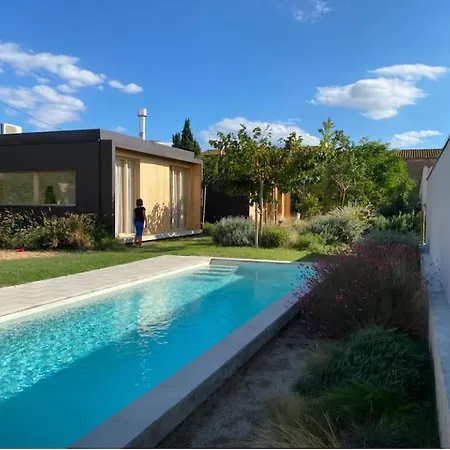 Casa De Diseno Con Piscina En Girona. *