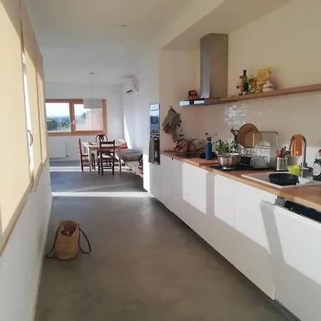 Casa De Diseno Con Piscina En Girona. Ferienhaus